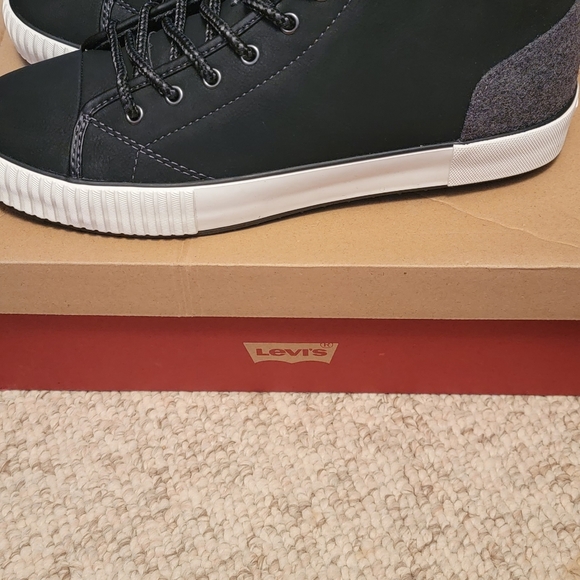 Men's Levi's Shoes - Picture 4 of 12